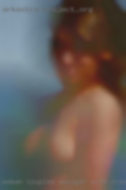 Woman couples swinger with creamy pussy paeing in Houston.